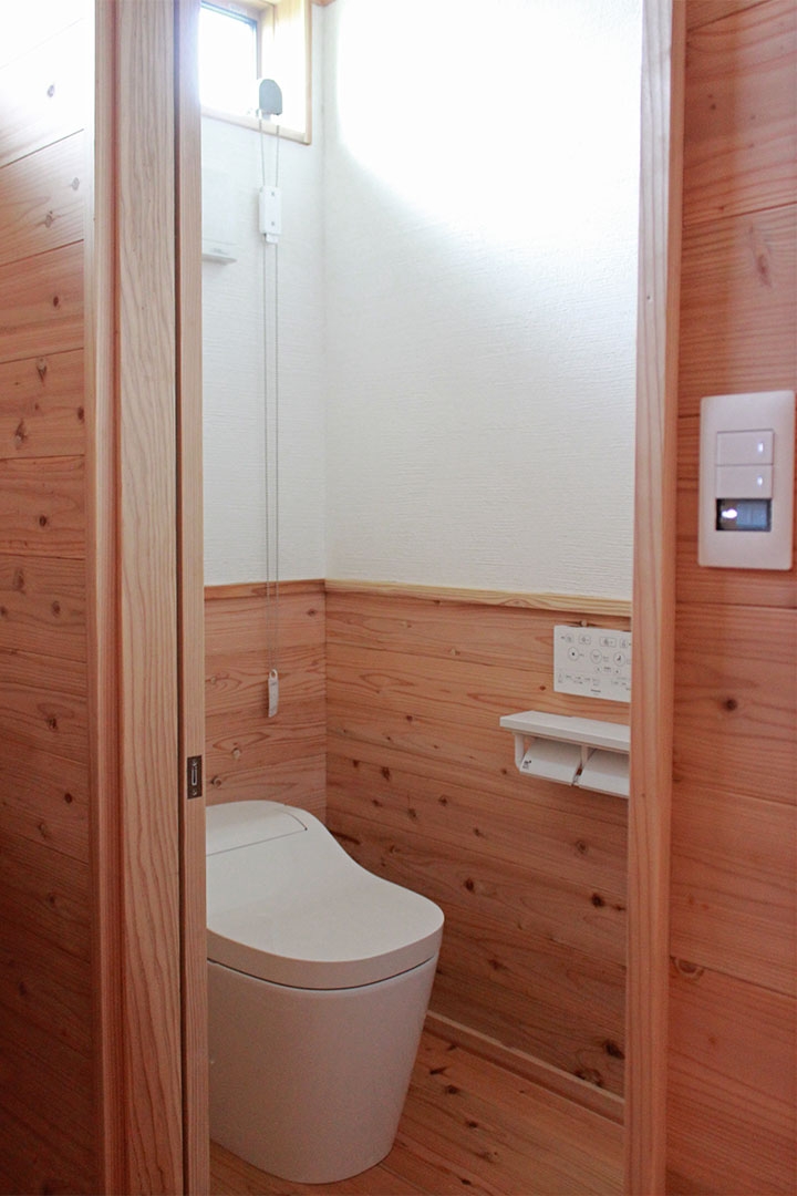 大分で建てる自然素材の家・もくせい工舎施工事例・宇佐市・トイレ