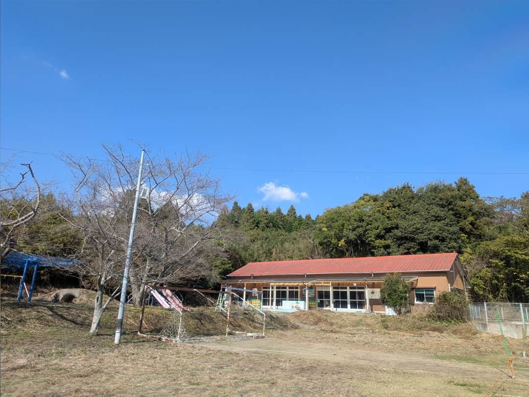 20251125_国東半島芸術文化祭_ラバーダック_旧旭日幼稚園